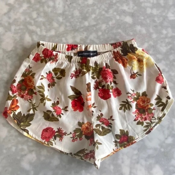 Floral Shorts Bundle - Picture 4 of 9